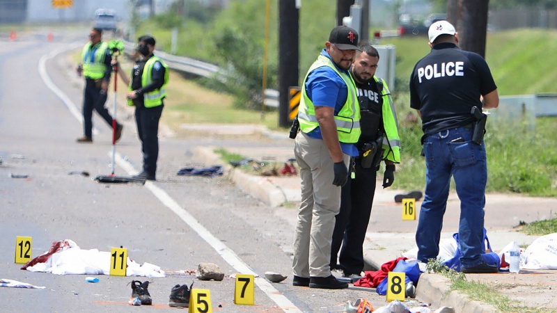 米テキサス州で道路脇の人々に車突入、7人死亡