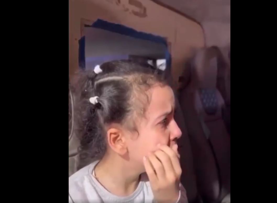 Video: Palestinian girl fearfully cries as her father martyred in Israeli airstrikes on Gaza