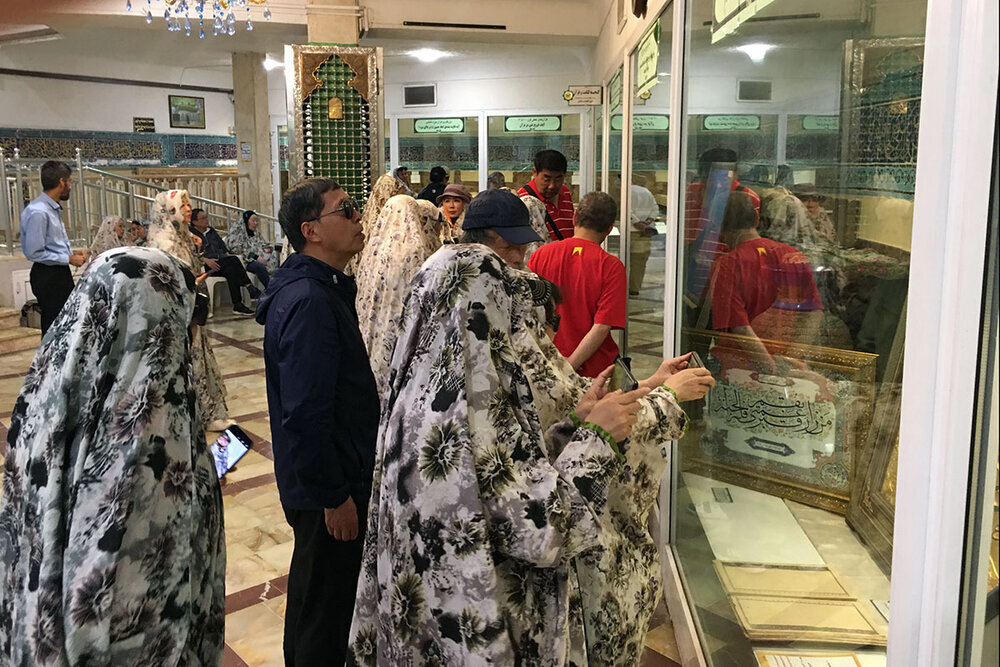 Chinese tourists visit Fatimid Museum in Qom, Iran
