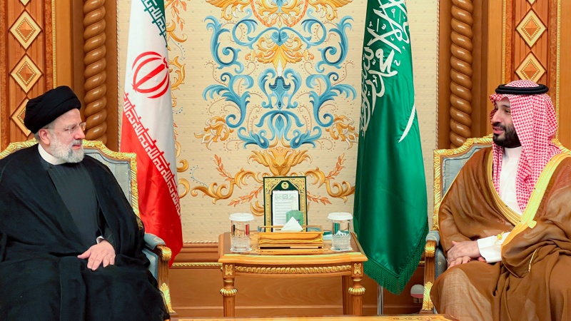 Cumhurbaşkanı Reisi, Riyad'da Suudi Veliaht Prensi tarafından karşılandı