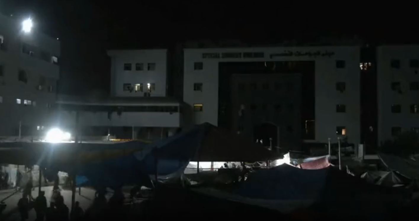 Video: Moment when Israeli airstrike targeted yards of Gaza Al-Shifa hospital 