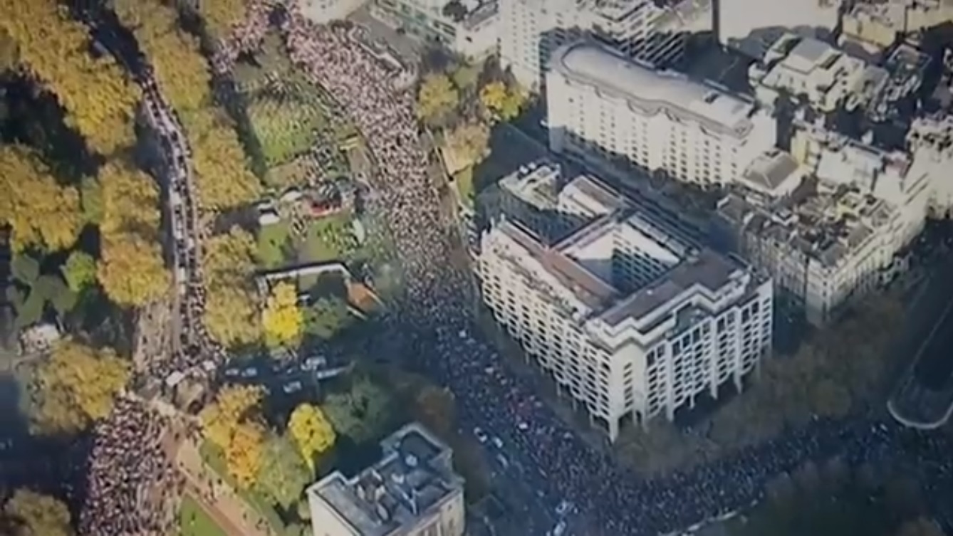 London əhalisinin ABŞ və sionist rejimlərinə qarşı misli görünməmiş nümayişləri - Foto