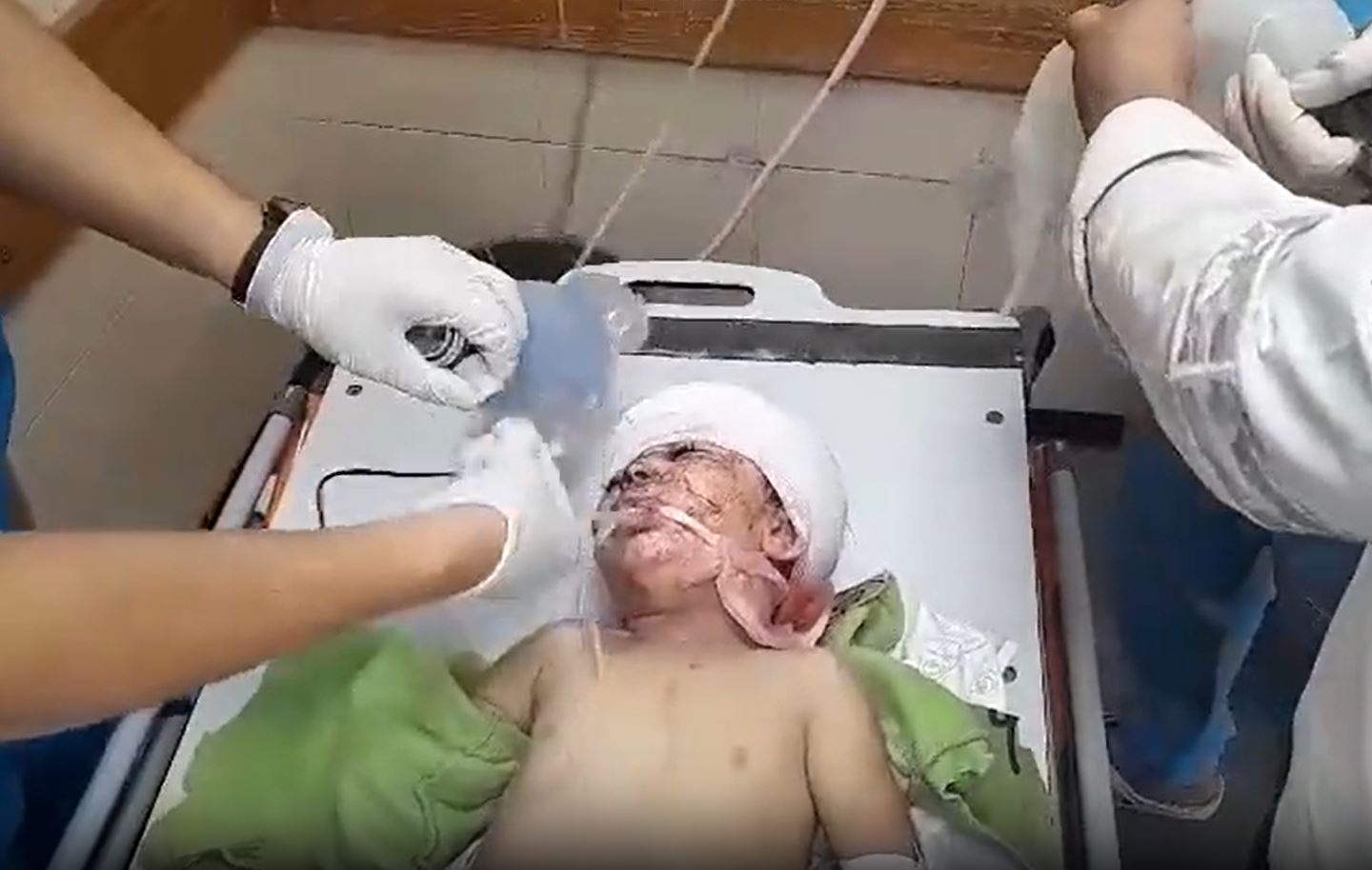 Video: A house in Al-Zahra area,  central Gaza targeted by Israel, casualties reported