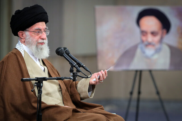 Imam Khamenei: Allameh Tabatabai formed strong intellectual base using active, offensive approach