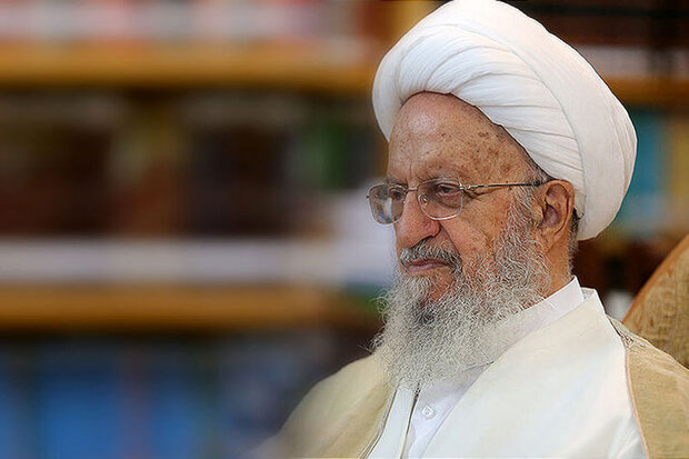 Grand Ayat. Makarem Shirazi rewarded as prominent figure in promoting Islam