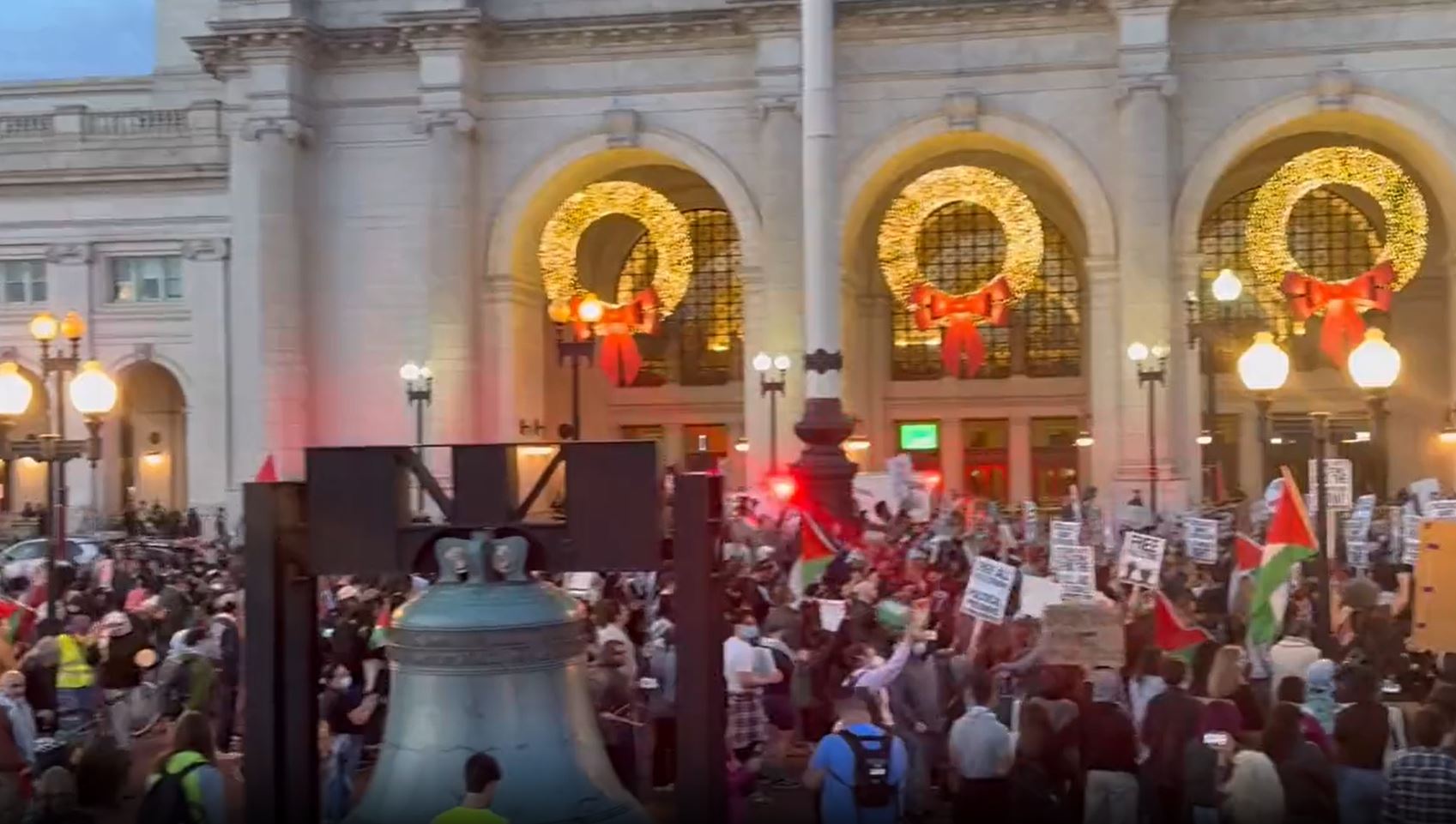 Video: Pro-Palestinian protest in Union Station in Washington DC, calling for ceasefire in Gaza