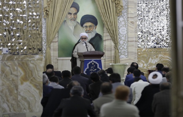 متولي العتبة الرضوية المقدسة: إن وجود أقدم مصحف في الحرم الرضوي من ملامح الصلة بين القرآن و العترة