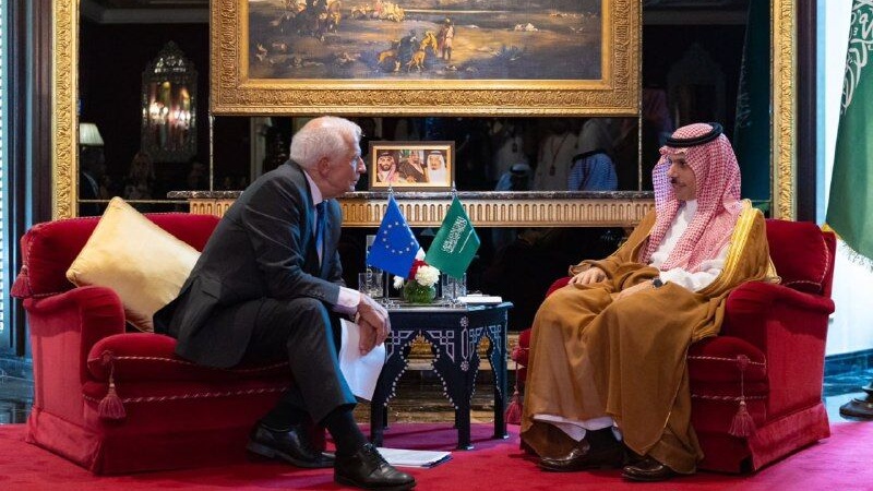 サウジ外相がEU上級代表と会談、「軍事的緊張の継続に反対、イスラエルは人道法に違反」