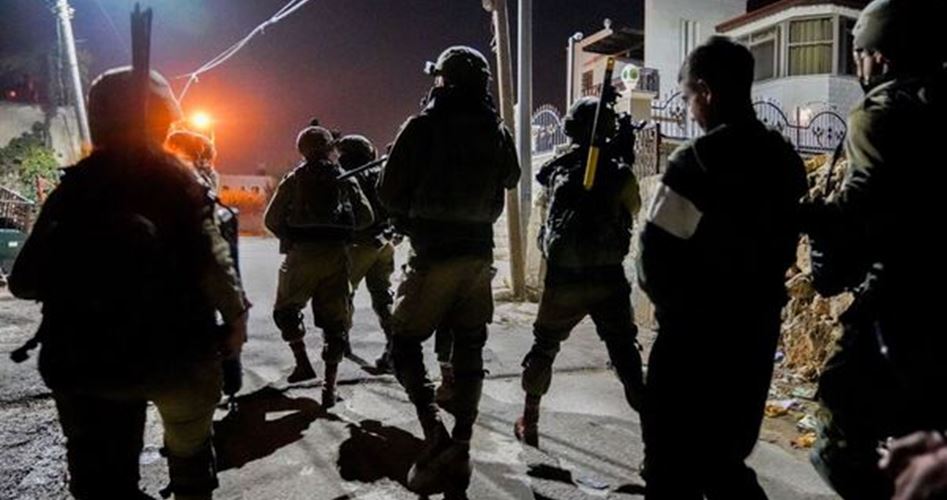 Israeli occupation forces arrests 65 Palestinians in the West Bank