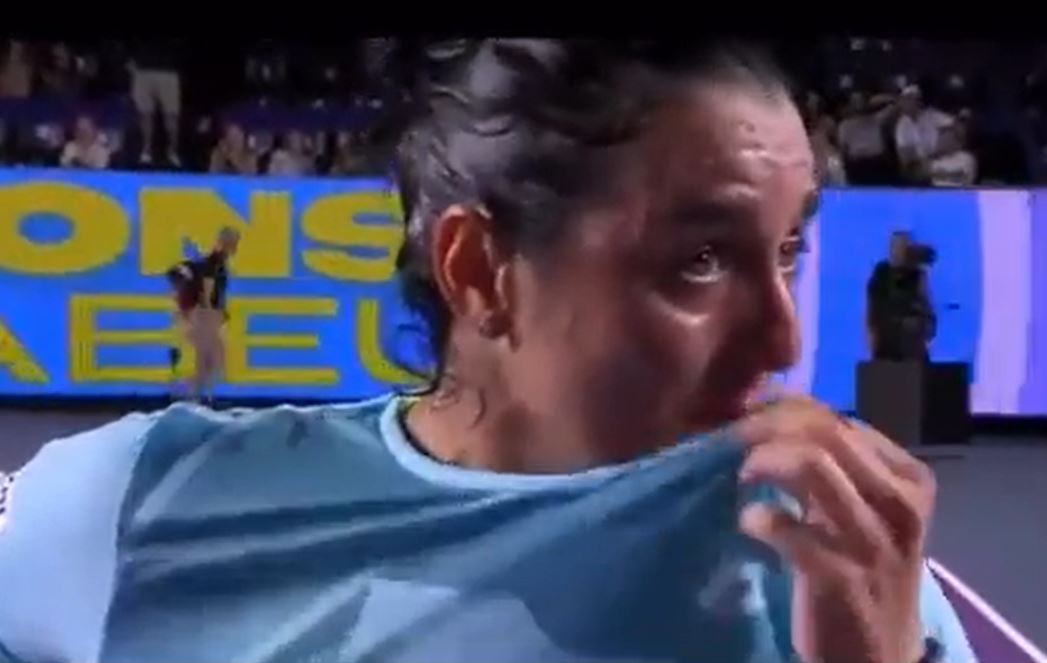 Video: Professional Tunisian tennis player bursts into tears as talks about Gaza children 
