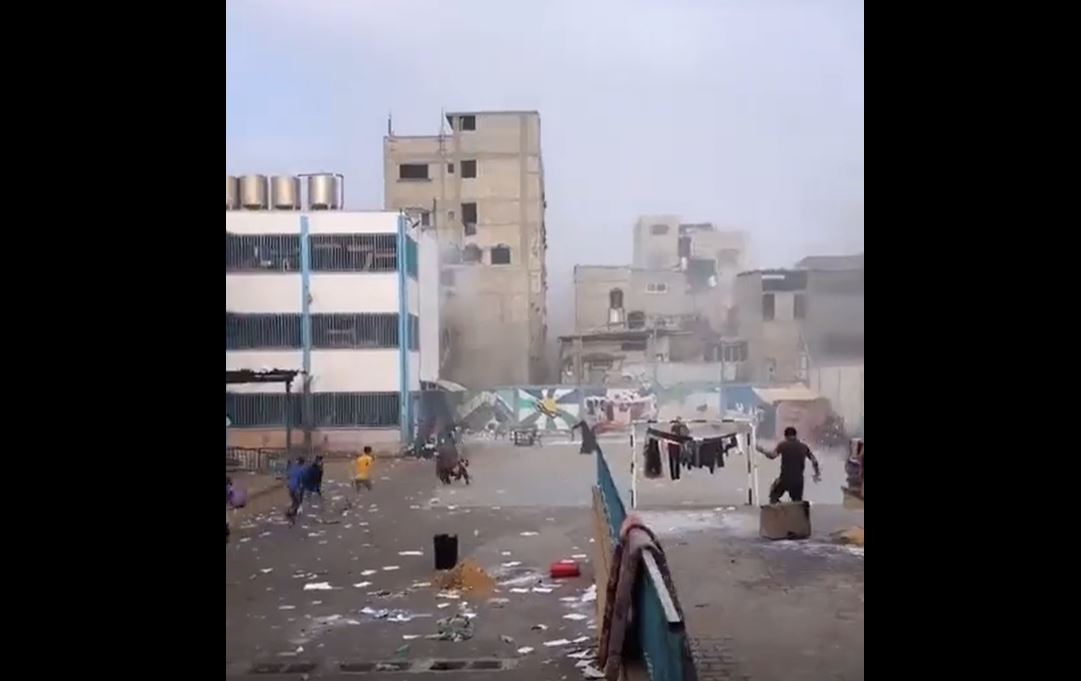 Video: Israeli regime bombs a UN school in Shati, Gaza with banned white phosphorus