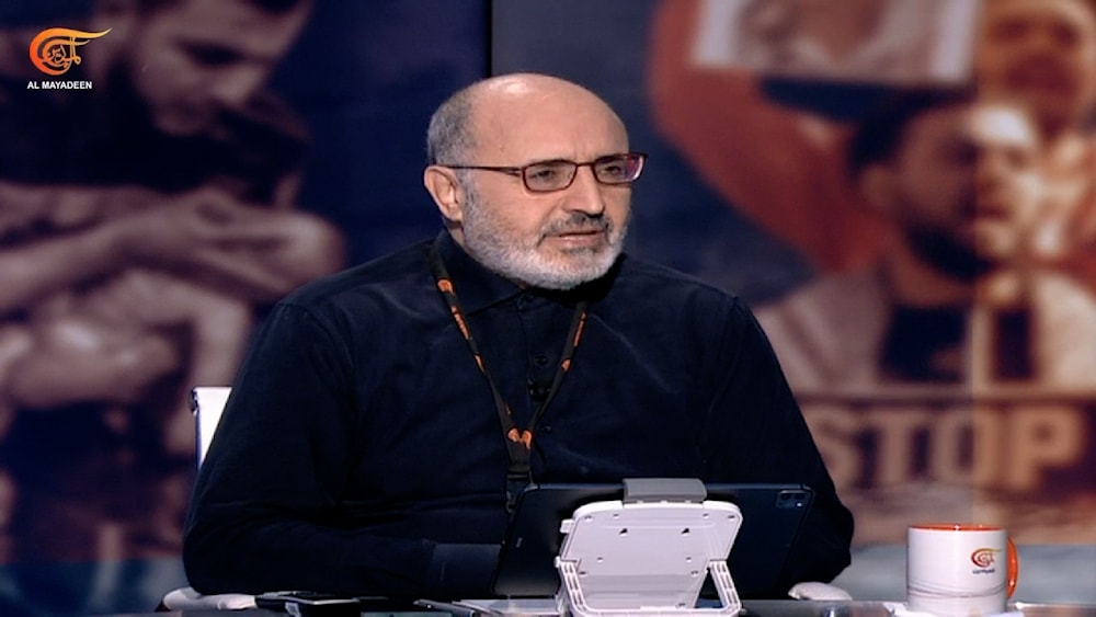  فيديو | لحظة بكاء مدير قناة الميادين عند إعلانه خبر استشهاد اثنين من صحفيي هذه الشبكة