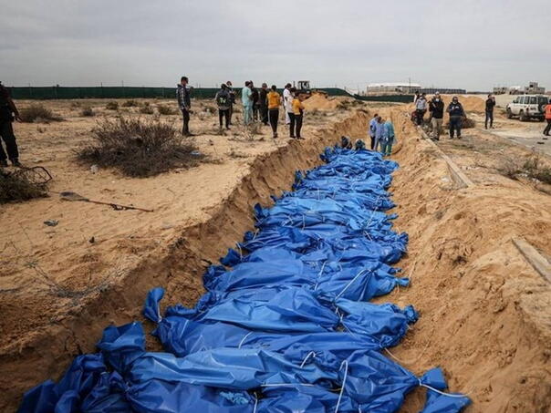 Stotine Palestinaca pokopano u masovnu grobnicu (video)