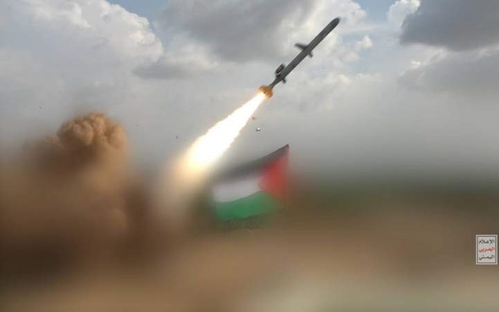  القوات المسلحة اليمنية تضرب مجددا كيان العدو الصهيوني بدفعة من الصواريخ المجنحة