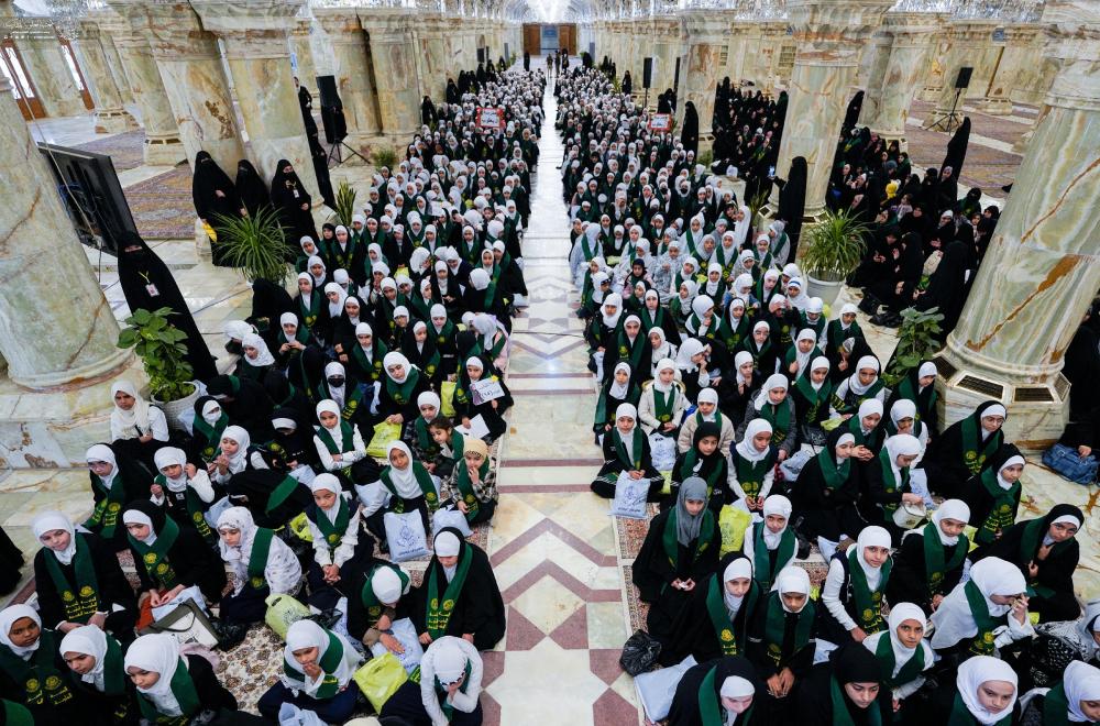 إقامة مهرجان (عباءتي) لتكريم أكثر من ( 1000 ) فتاة من مختلف مدارس النجف الأشرف