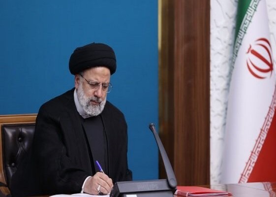 رئيس الجمهورية يهنئ فوز الشباب الإیراني ببطولة العالم لرفع الأثقال