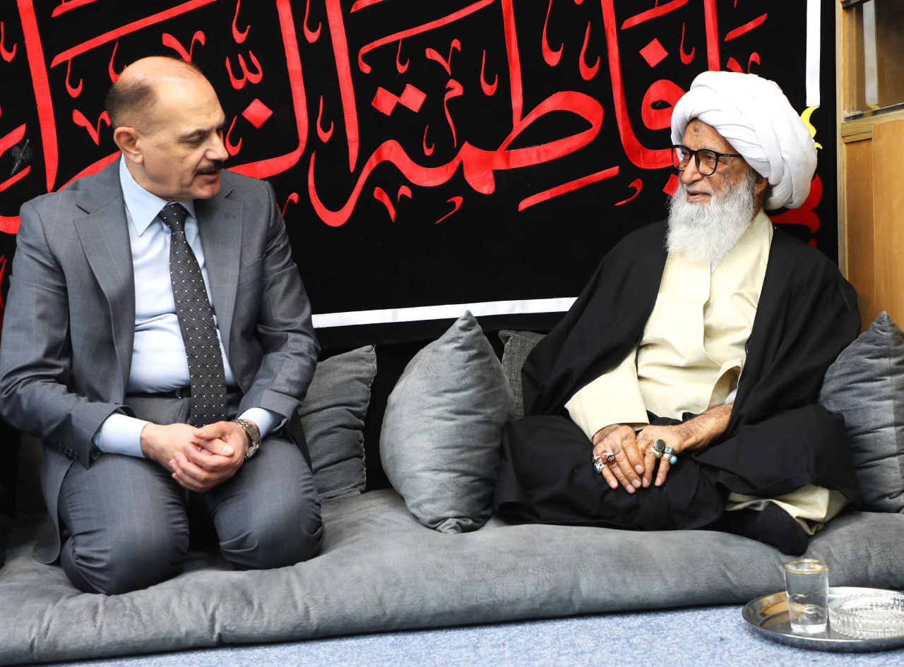  آية الله النجفي يؤكد على العمل القضائي في العراق لمصلحة الوطن