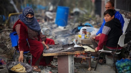 Pulang, Warga Gaza Ini Temukan Rumahnya Hancur