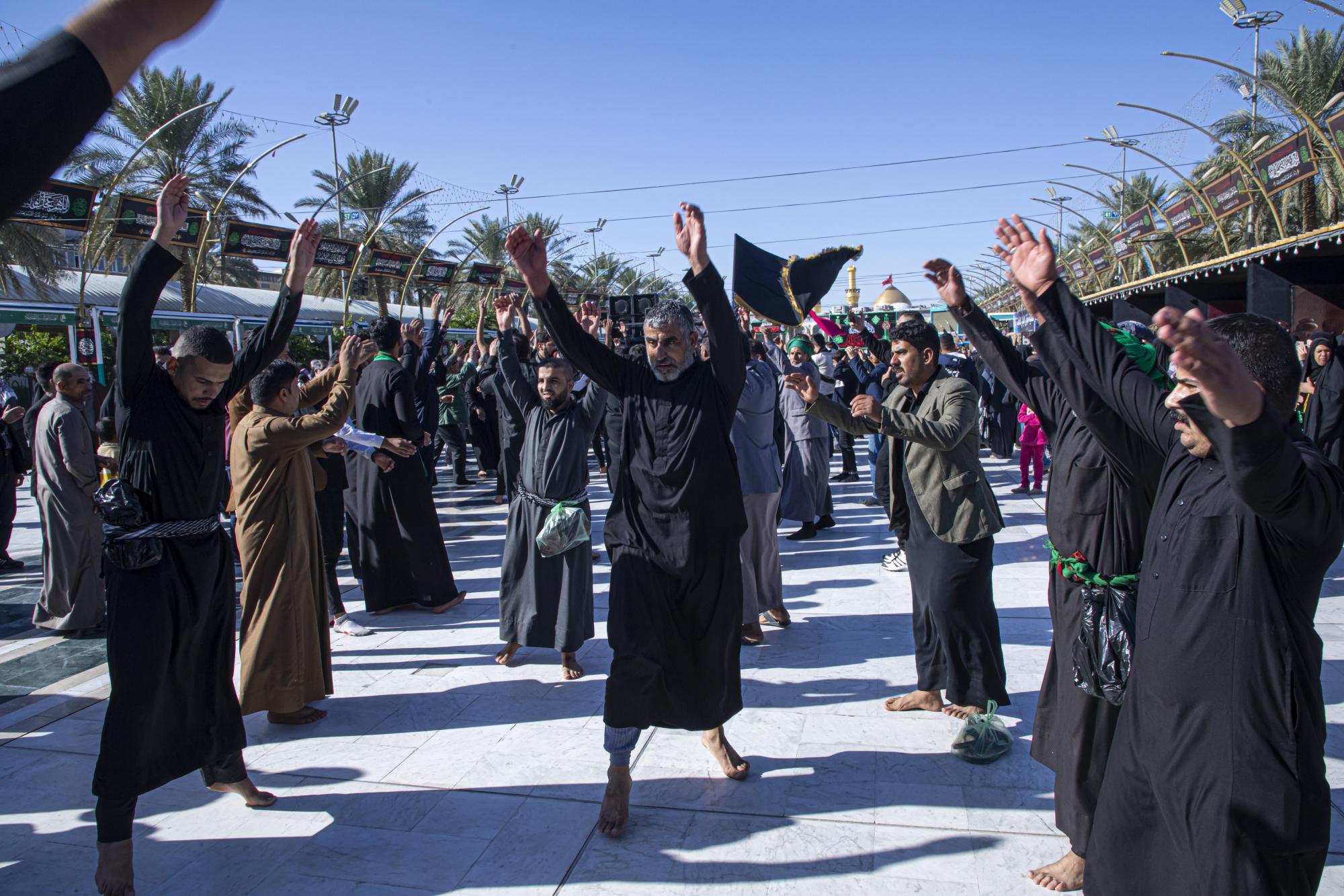 Al-Abbas shrine receives processions on martyrdom of Lady Al-Zahra (+Photos)