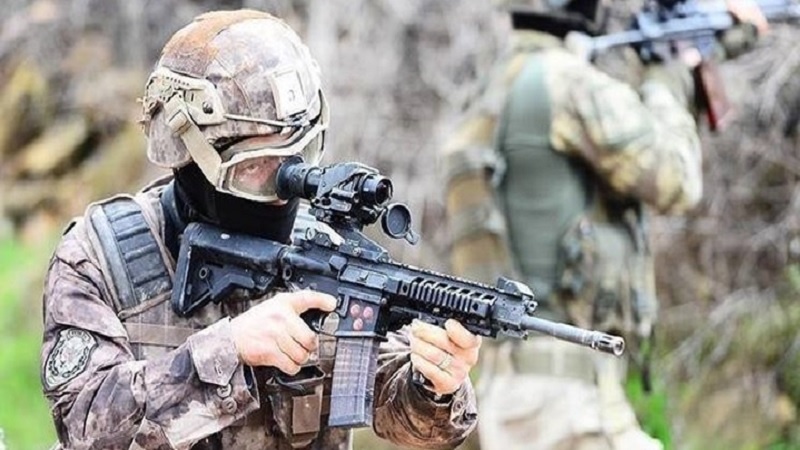 Yunanistan sınırında 13 terörist yakalandı