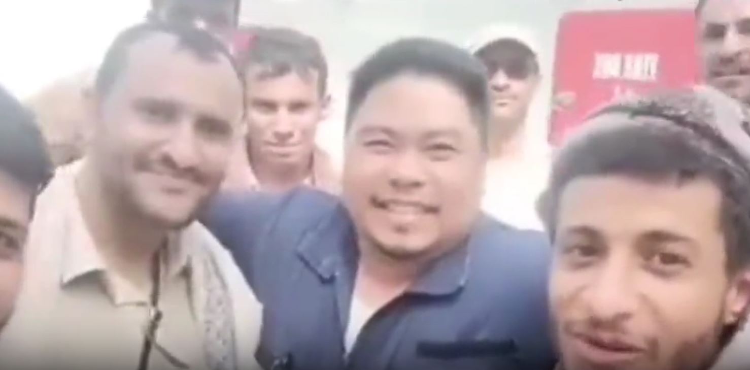 Video: Yemenis with crew of hijacked Galaxy Leader ship chant slogans against Americans and Israelis