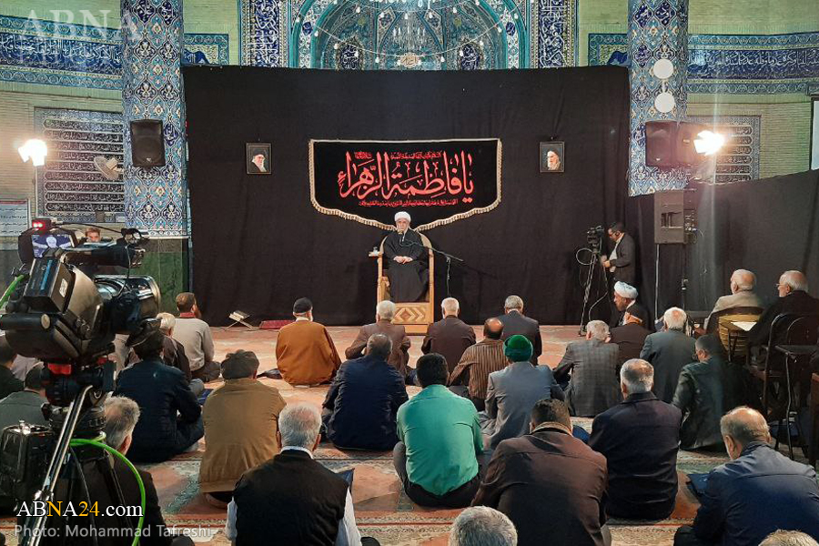 آية الله رمضاني: السيدة الزهراء (ع) دافعت عن حقوق الولاية المفروضة حتى آخر لحظة عمرها /  الصديقة الكبرى (ع) أسوة لجميع البشر  