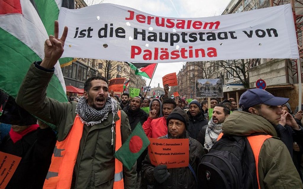 German protesters hold rally against Zionist crimes (+Video)