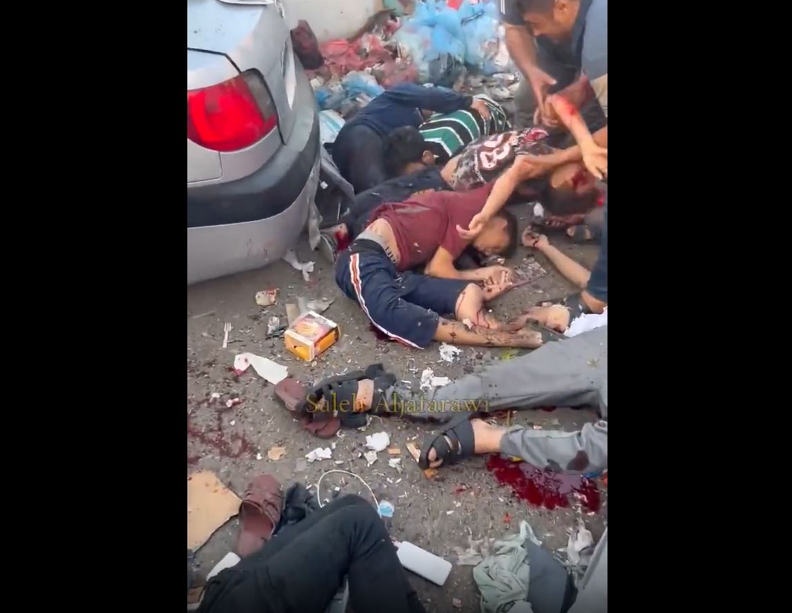 Video: Israeli airstrikes targeted gate of Al Shifa Hospital, convoy of ambulances, dozens killed, injured 