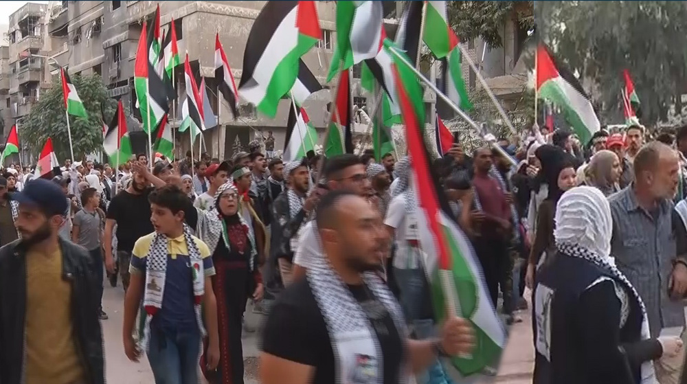 Video: Protests in Yarmouk refugees camp in support for Gaza
