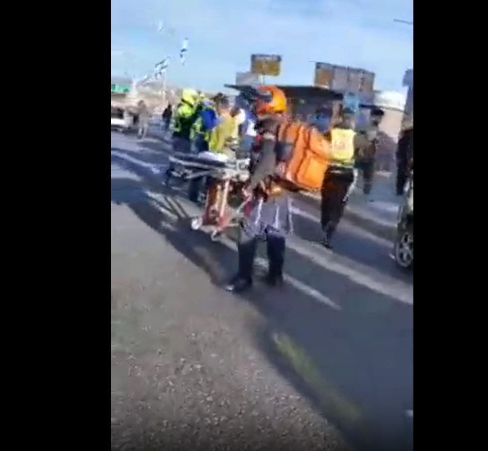 Video: 6 settler killed, injured in shooting operation in occupied Al-Quds 