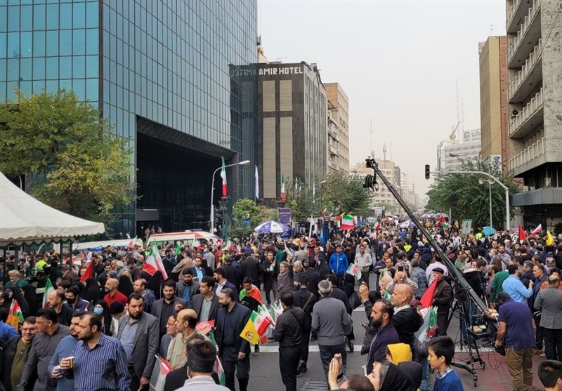 انطلاق مراسم اليوم الوطني لمقارعة الاستكبار العالمي في ايران