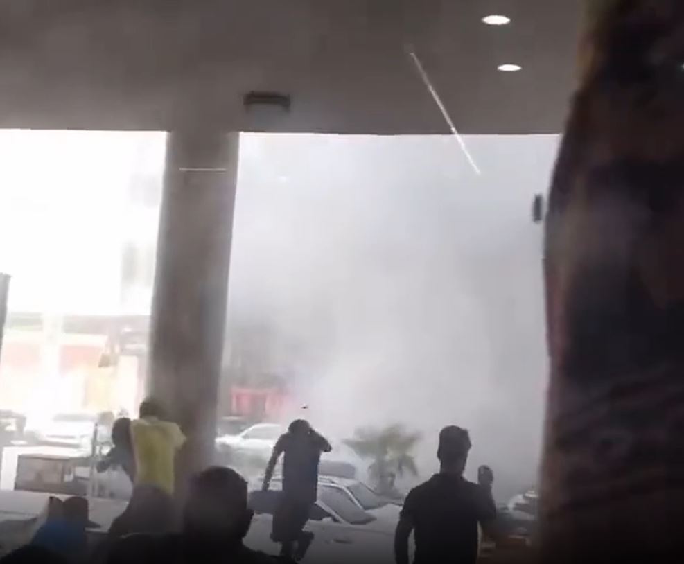 Video: Israel bombs vicinity of Al-Quds Hospital in Tal al-Hawa, Gaza