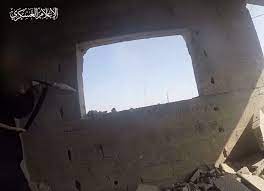 فيديو | مشاهد من استهداف قوات صهيونية خاصة متحصنة في عدة مباني في بيت حانون