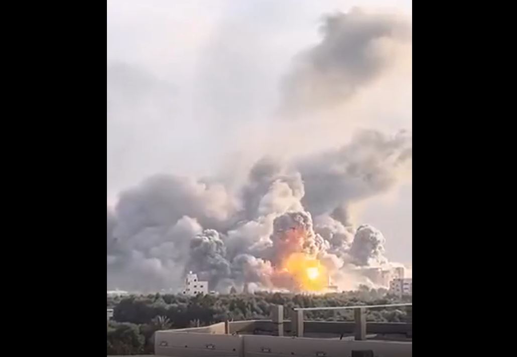 Footage documenting relentless Israeli bombardment of Al Azhar Univ in Gaza 