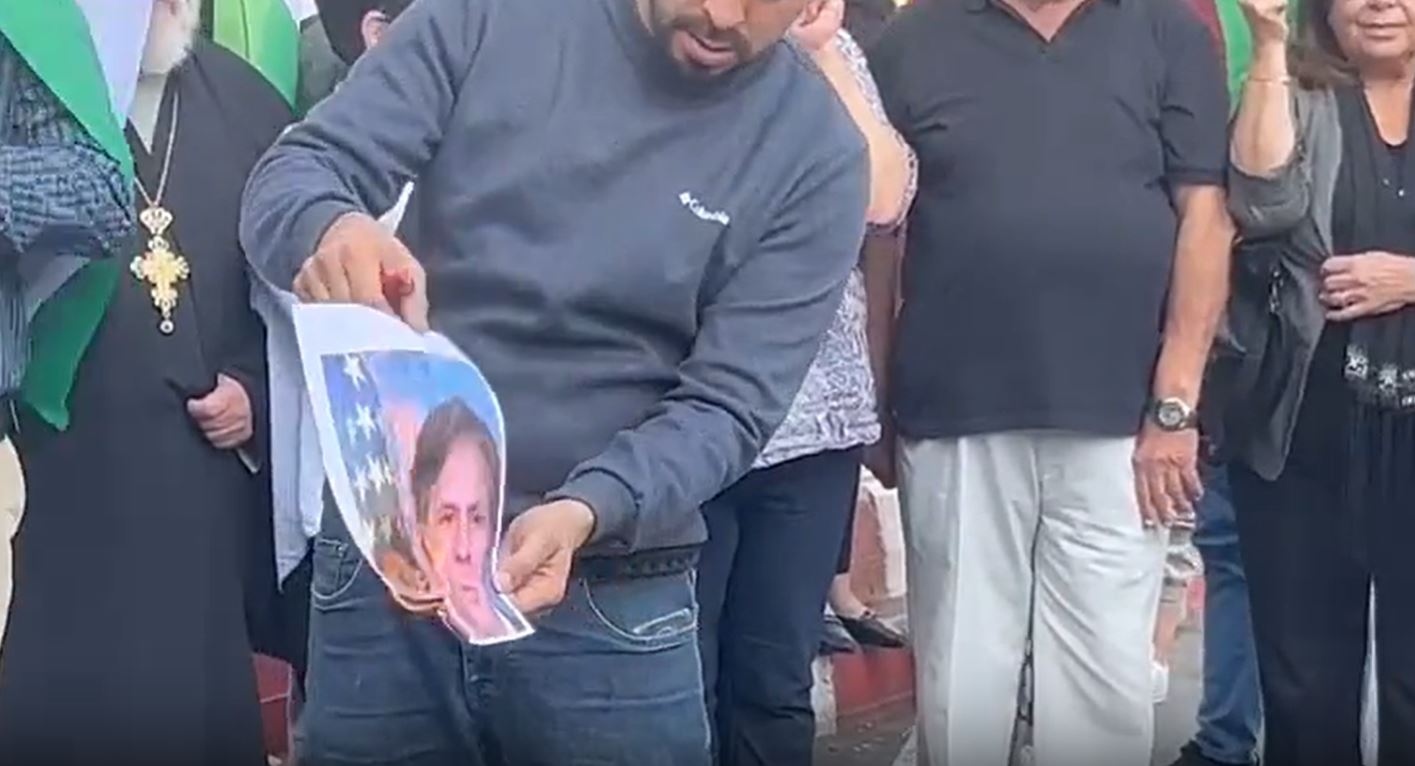 Video: Muslims & Christians in Ramallah burn Blinken pics in protest US support for Israel genocide in Gaza