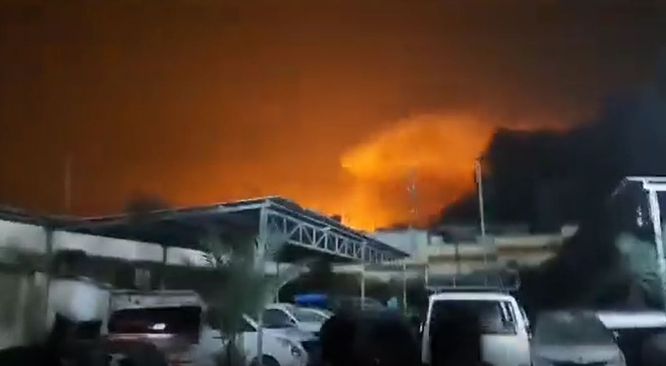 Video: Israeli strikes near Indonesian Hospital in Gaza last night