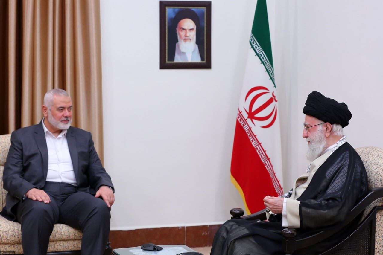 Aiatolá Khamenei reúne-se com líder palestino do HAMAS