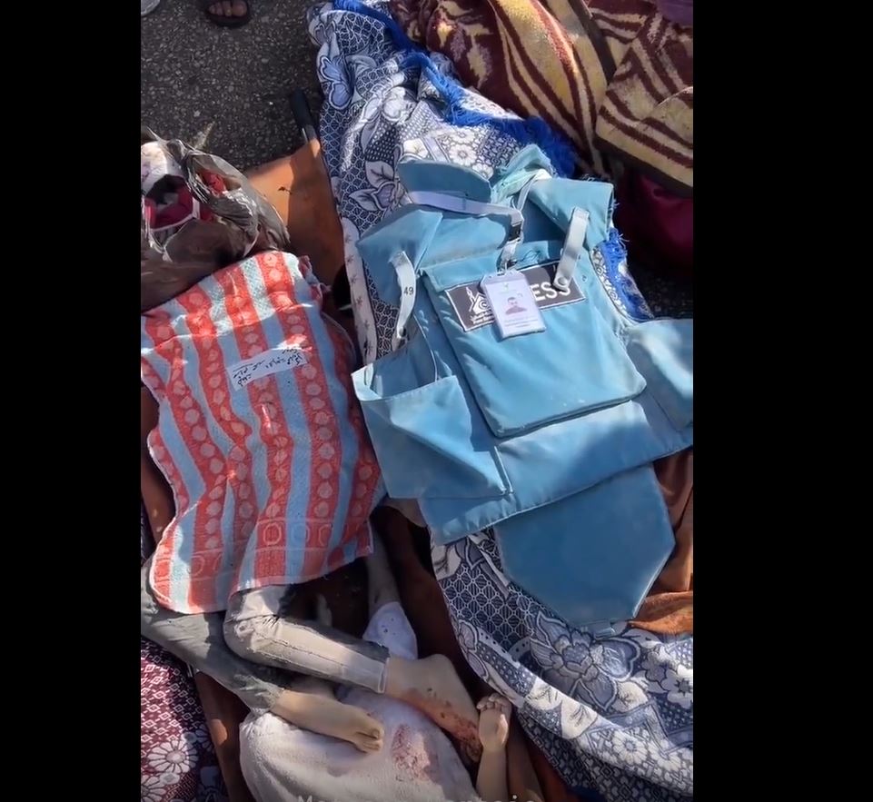 Video: Journalist Mohammad Al-Jaja, some his family members just massacred in Israeli airstrike 