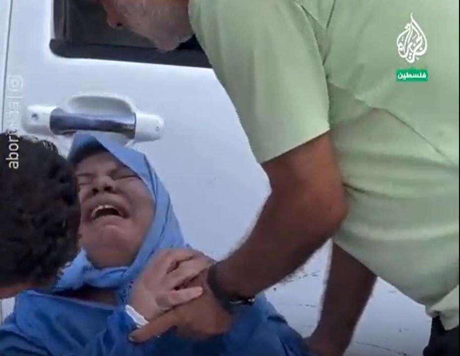 Video: Palestinian nurse breaks down after sees her sister murdered in Israeli airstrikes