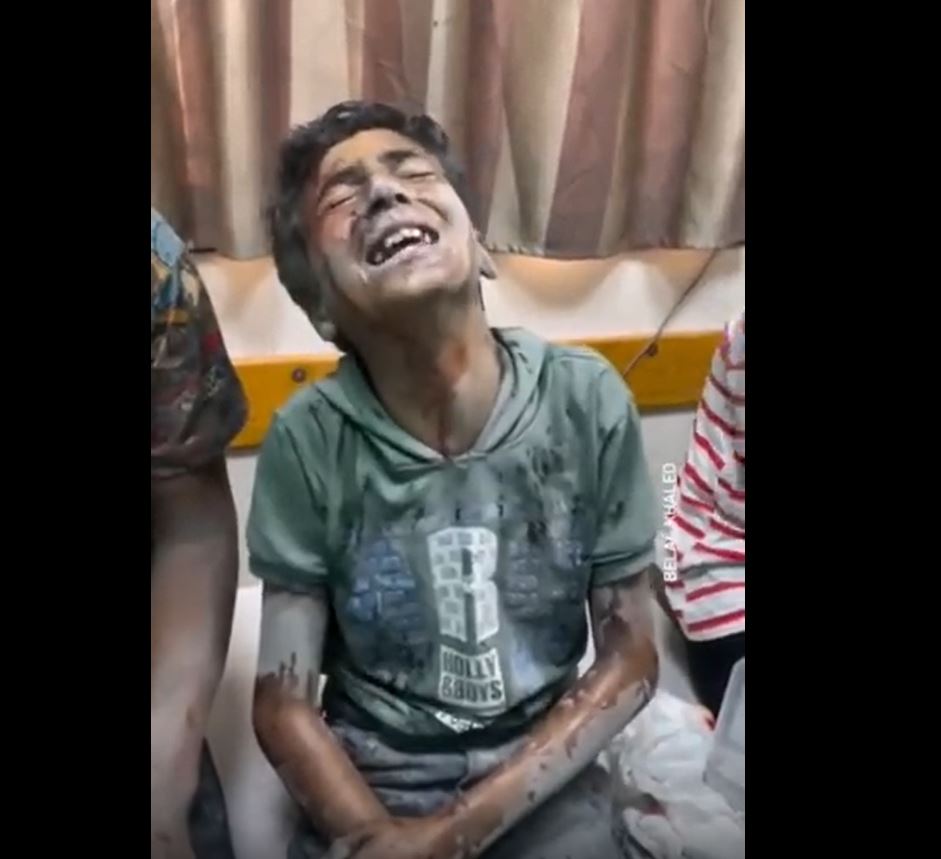 Palestinian boy pulled out from rubble: Allah best disposer of affairs... Where are you daddy?