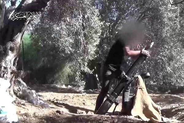 القسام تدمر 3 دبابات وناقلة جند وجرافة بقذائف 'الياسين 105'