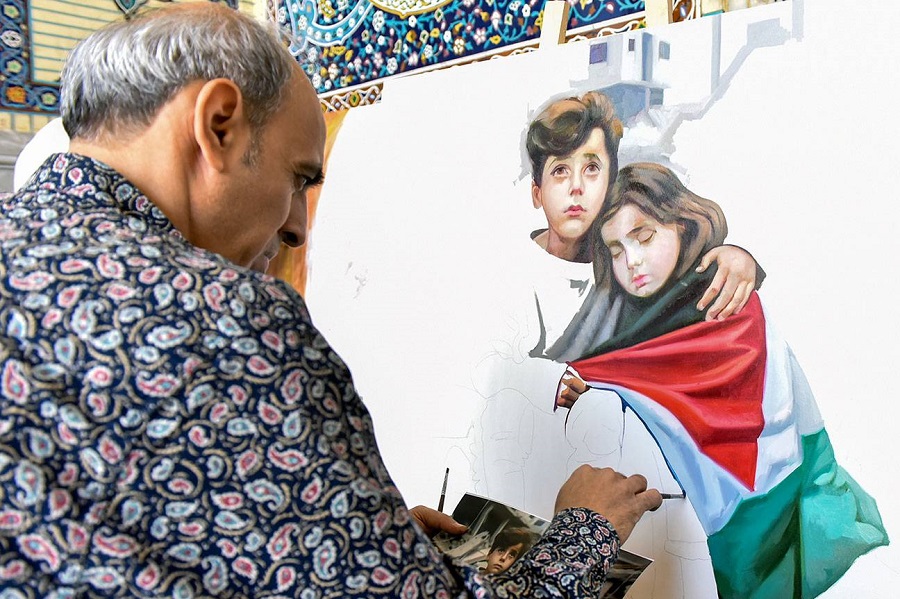 الفنانون يبدعون أعمالا في خطة « من القدس الی القدس» في الحرم الرضوي  