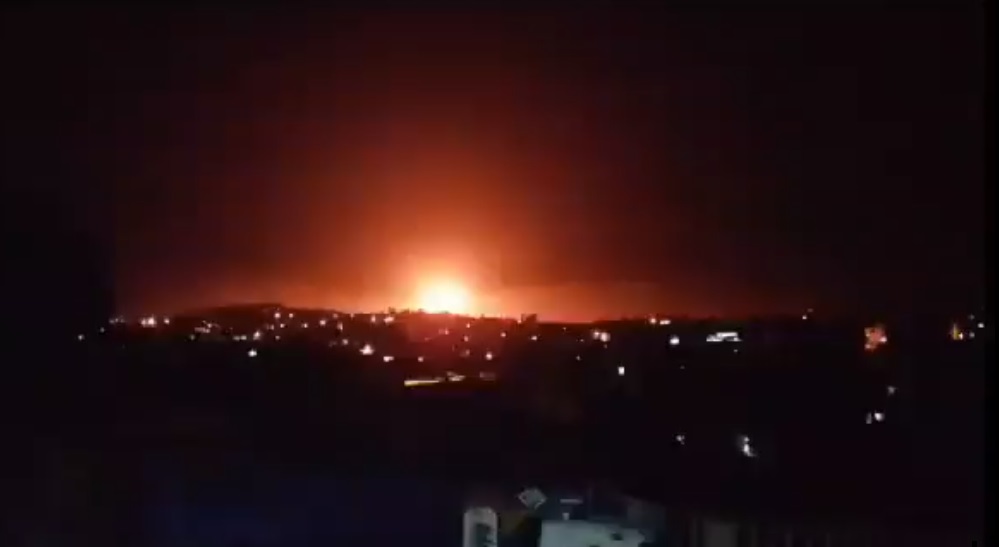 Сионист фашистләринин Ливанын ҹәнубуна ҝүҹлү һава һүҹумлары -Видео
