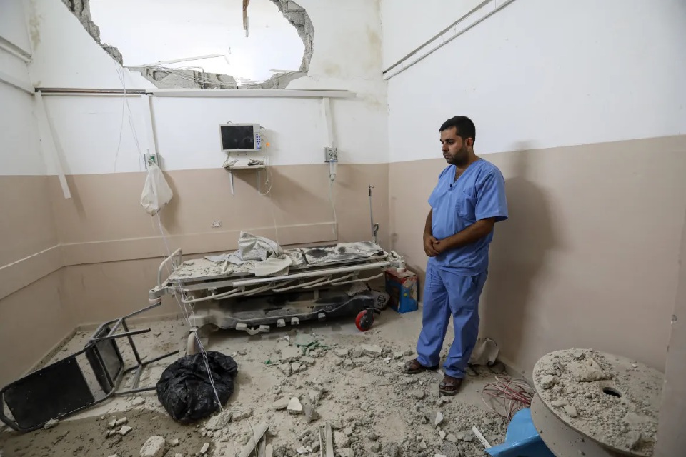 Israel bom kawasan sekitar hospital di Gaza