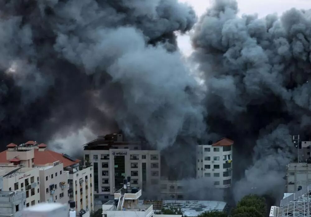 Regime sionista bombardeia intensamente Gaza