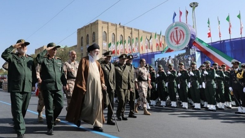 Leader alla cerimonia di laurea all'accademia militare a Tehran Leader alla cerimonia di laurea all'accademia militare a Tehran
