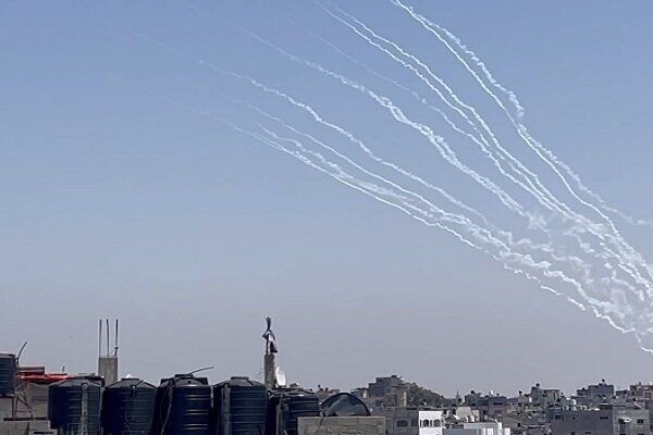 HAMAS lança nova onda de mísseis contra Tel Aviv