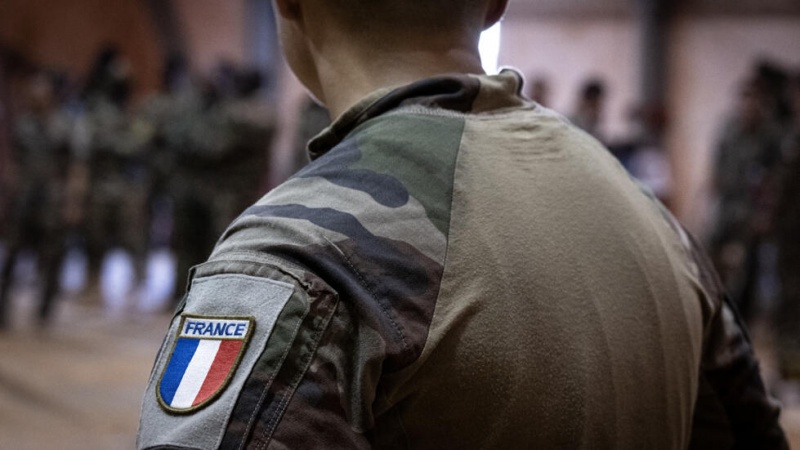 フランス軍がニジェールからの撤退を開始