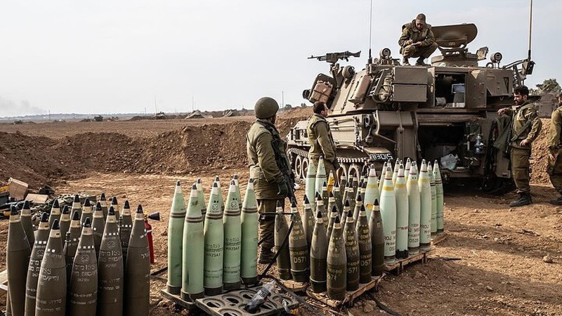 Militer Israel Kerahkan Peralatan Militer di Pinggiran Gaza