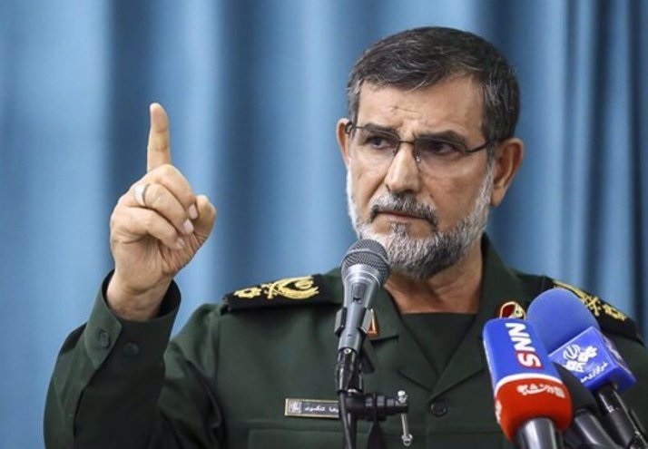 قائد القوات البحرية لحرس الثورة: سنرد بكل حزم على من يمسّ بأمن بلادنا